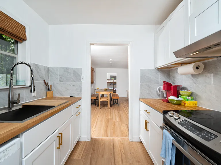 146 Park Dr — Photo 6
