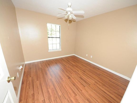 4th image of 1021 Broadmoor Ave
