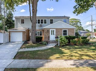 1502 Argyle Rd, Wantagh, NY 11793