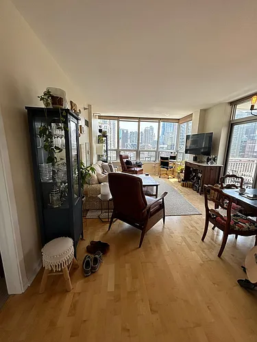 330 W Grand Ave #1701 Photo 1