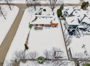 345 Sandlewood Rd, Oakville, ON L6L3S1