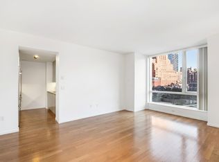200 Chambers St APT 9F, New York, NY 10007