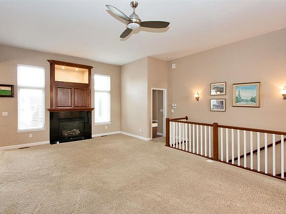 5th image of 750 Fox Valley Dr