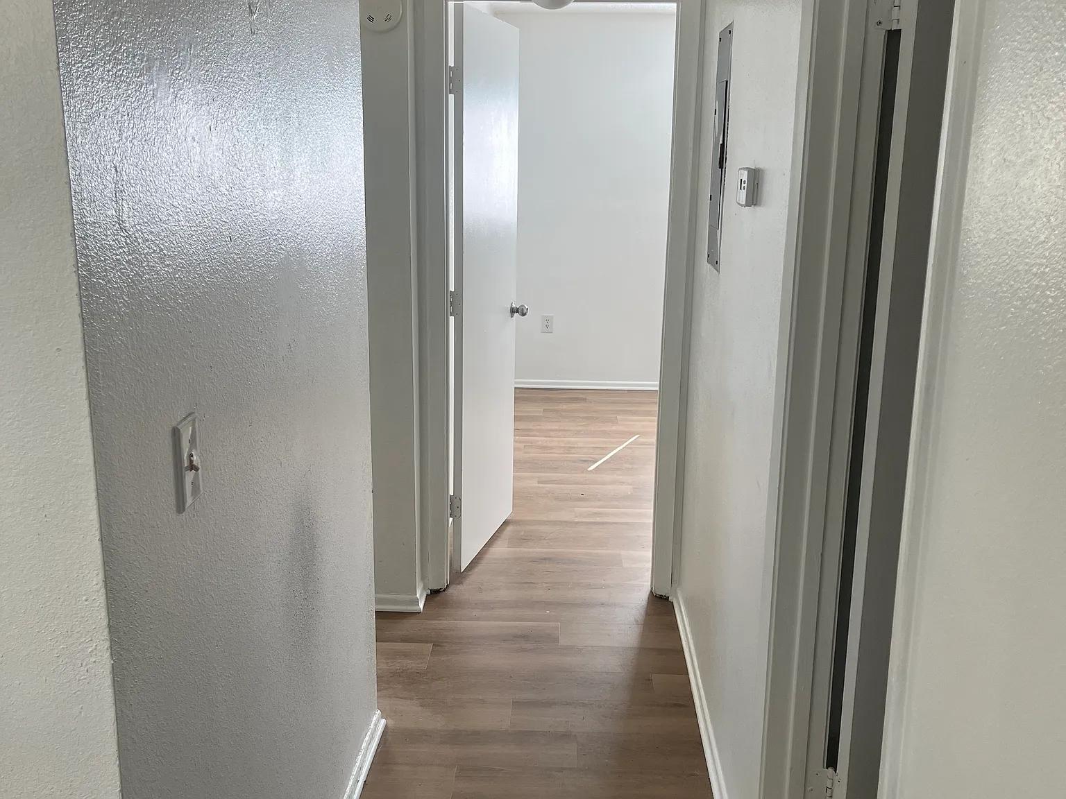 6901 Ian Ct — Photo 3
