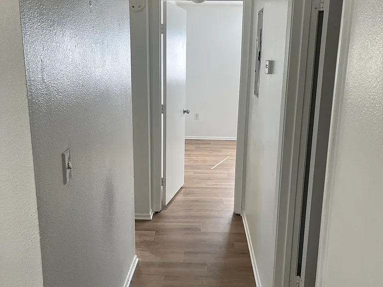 6901 Ian Ct #10 — Photo 3