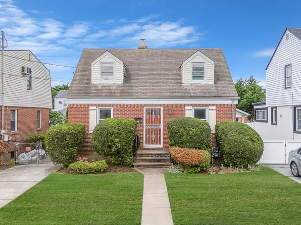 379 White Rd Mineola, Mineola, NY 11501