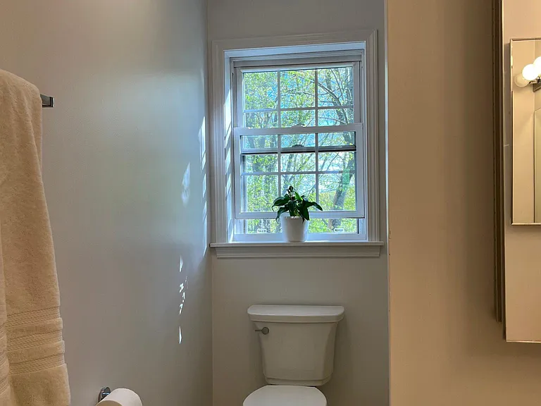 154 Beverly Rd — Photo 59