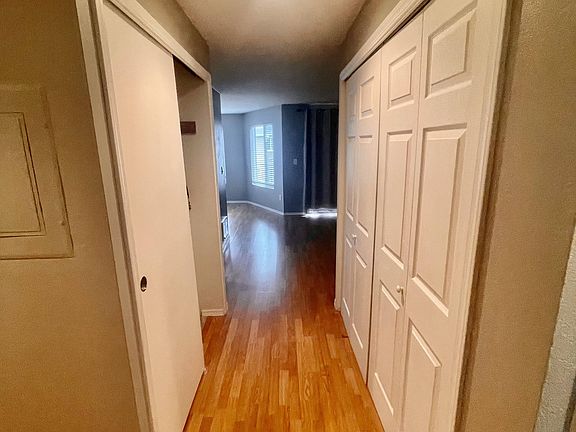 5th image of 12716 NE 144th St APT D102