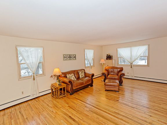 3rd image of 7 Sevilla Dr