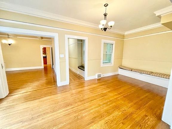 5th image of 3817 Jackson St