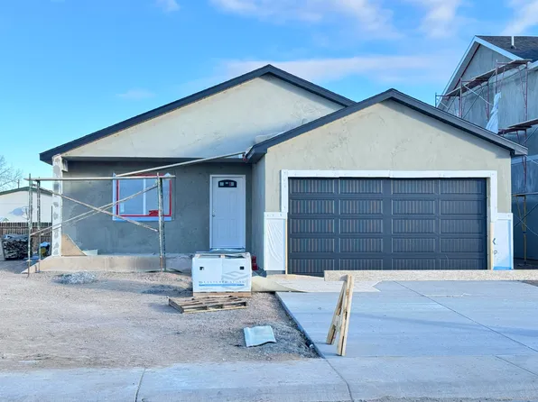 1977 Truman St, Laramie, WY 82070