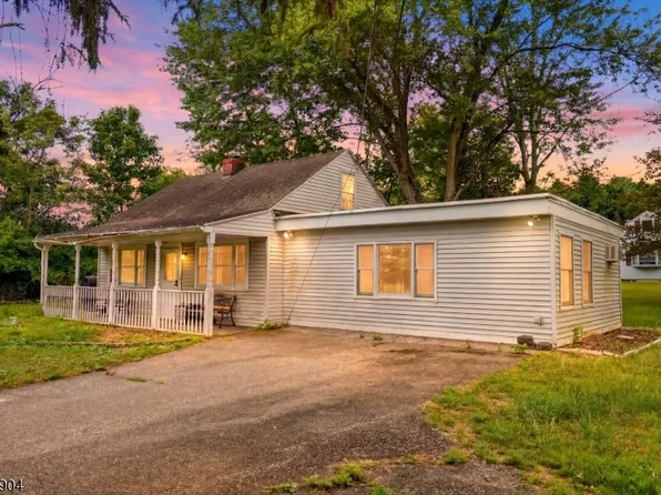 1 Round Top Dr, Clinton Twp., NJ 08801