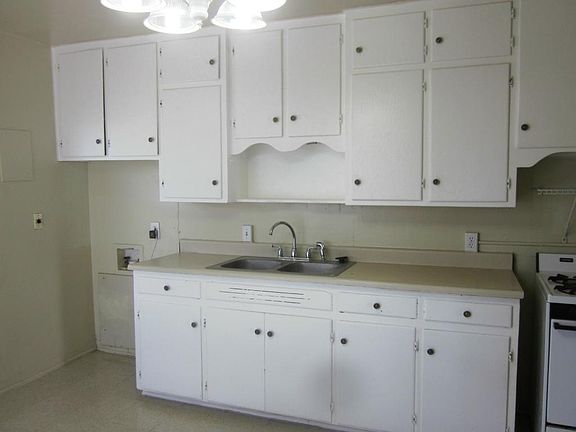 4th image of 825 Madeira Dr SE