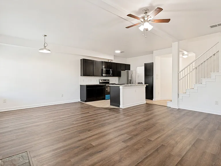 12503 Bay Ave — Photo 7