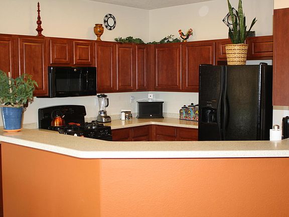 3rd image of 10448 Rayner Dr NW