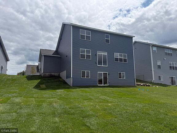 2nd image of 1667 Meadows Dr