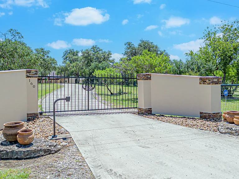 160 County Road 4801 — Photo 4