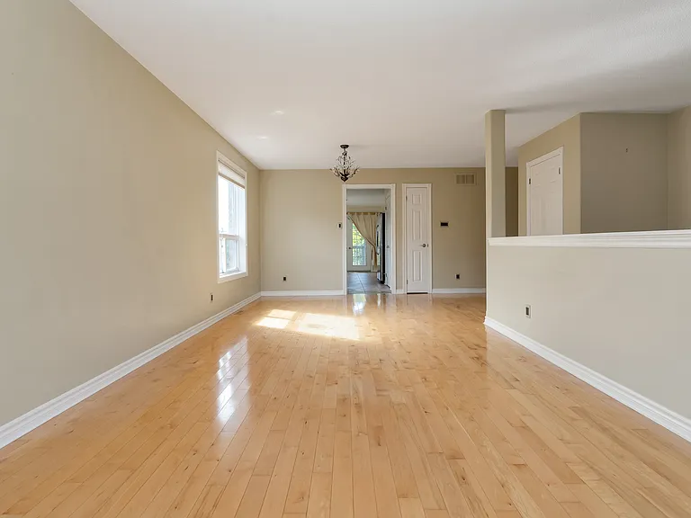 49 Logan Ct #UL - 49 LOGAN CRT — Photo 9