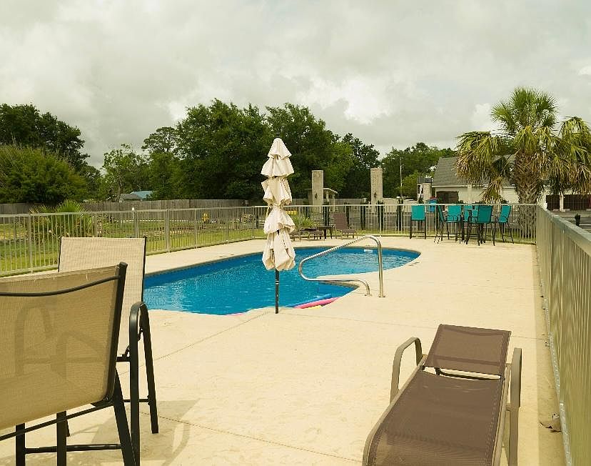 1st image of 225 Winter Garden Dr #F3