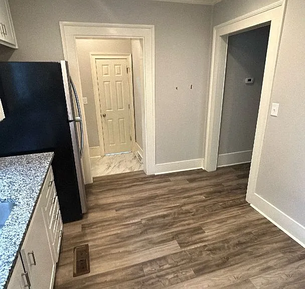 114 Alexander St #A — Photo 17