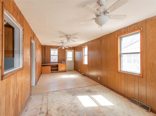 104 E Jefferson Ave, Richland, MO 65556