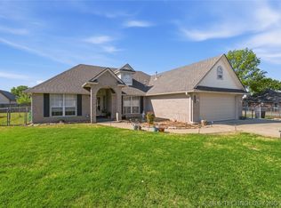 1112 W Beech St, Skiatook, OK 74070