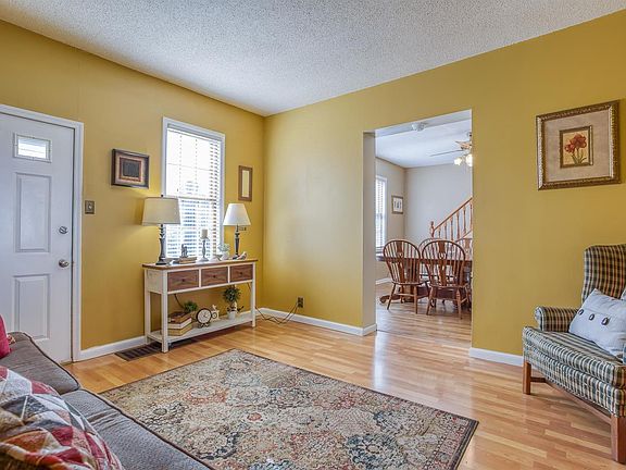 3rd image of 4849 Austria Ave