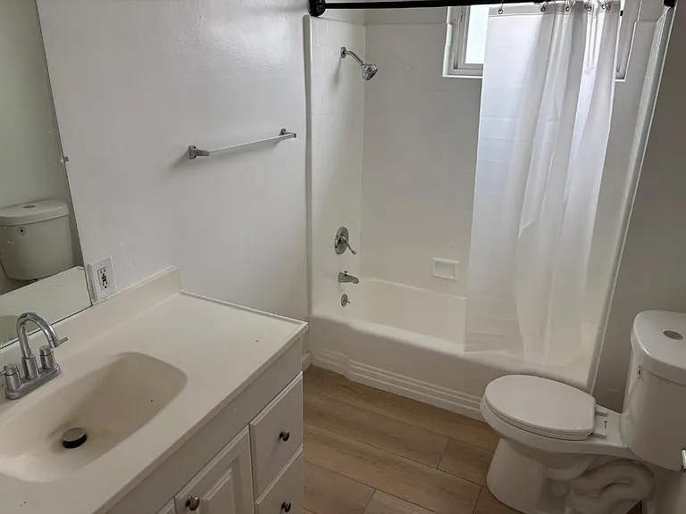1724 Peyton Ave #L — Photo 7