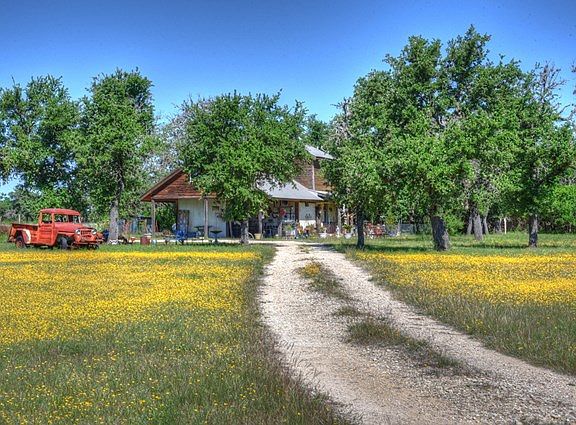 4th image of 160 Blue Bonnet Dr