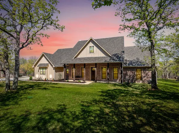 322 Mountain View Ct, Sunset, TX 76270