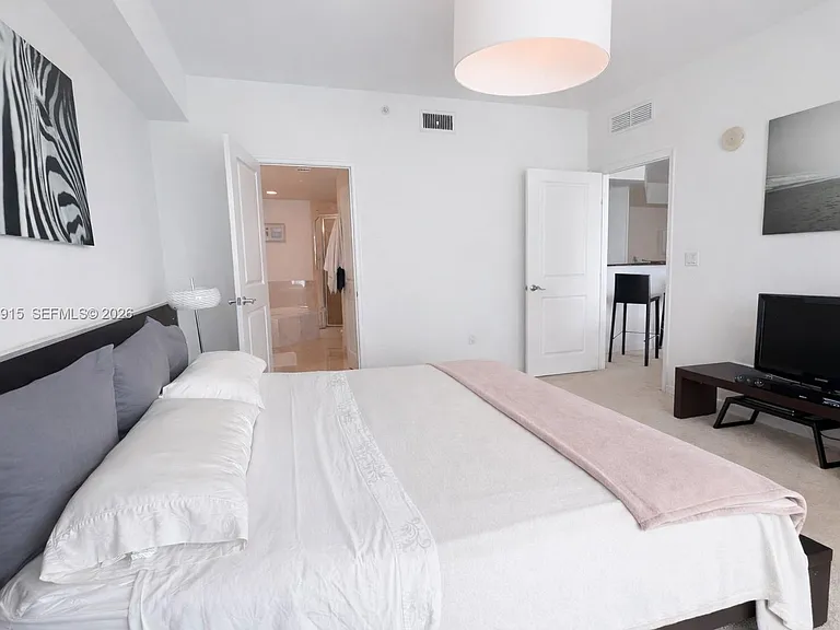 7900 Harbor Island Dr #706 — Photo 19