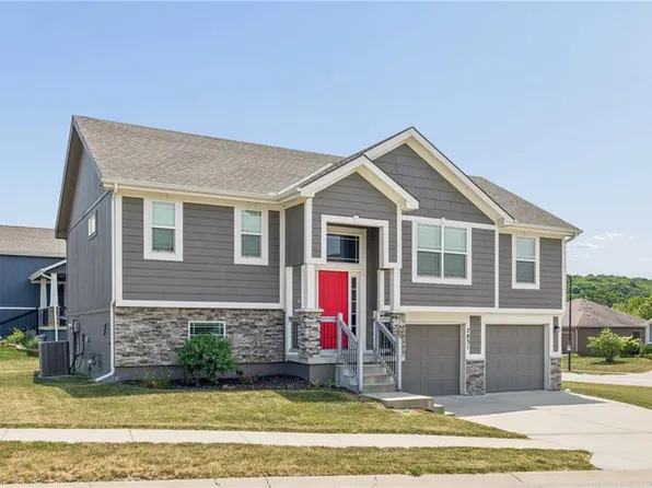 7831 N Walrond Ave, Kansas City, MO 64119