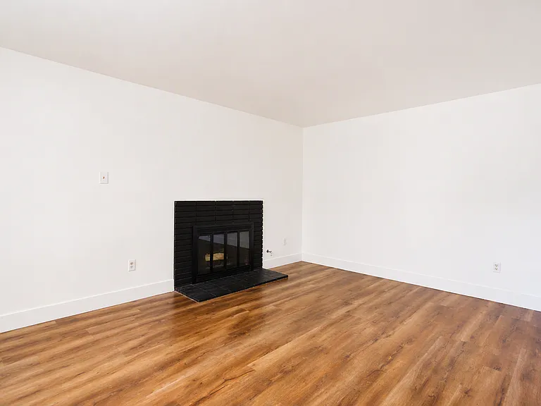 220 Lilac Ct — Photo 19