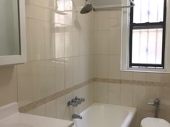 4th image of 95 Eastern Pkwy #23E