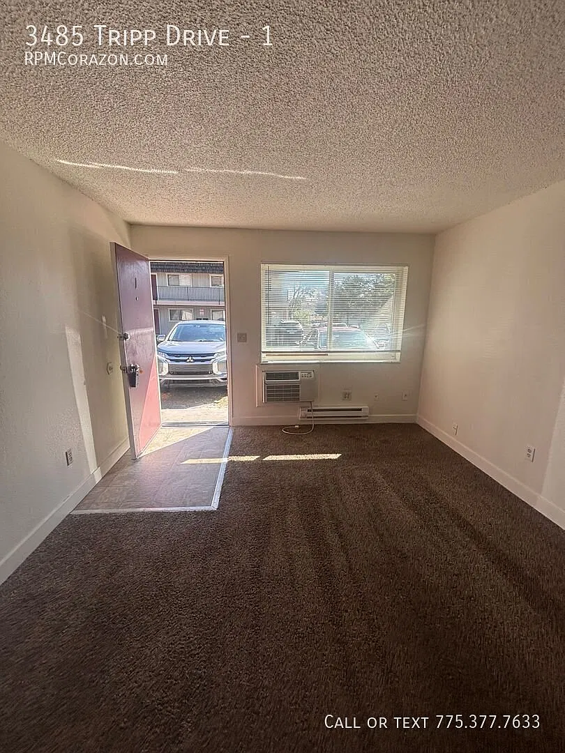 3485 Tripp Dr — Photo 2