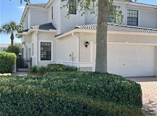 15668 Summit Place Cir #384, Naples, FL 34119