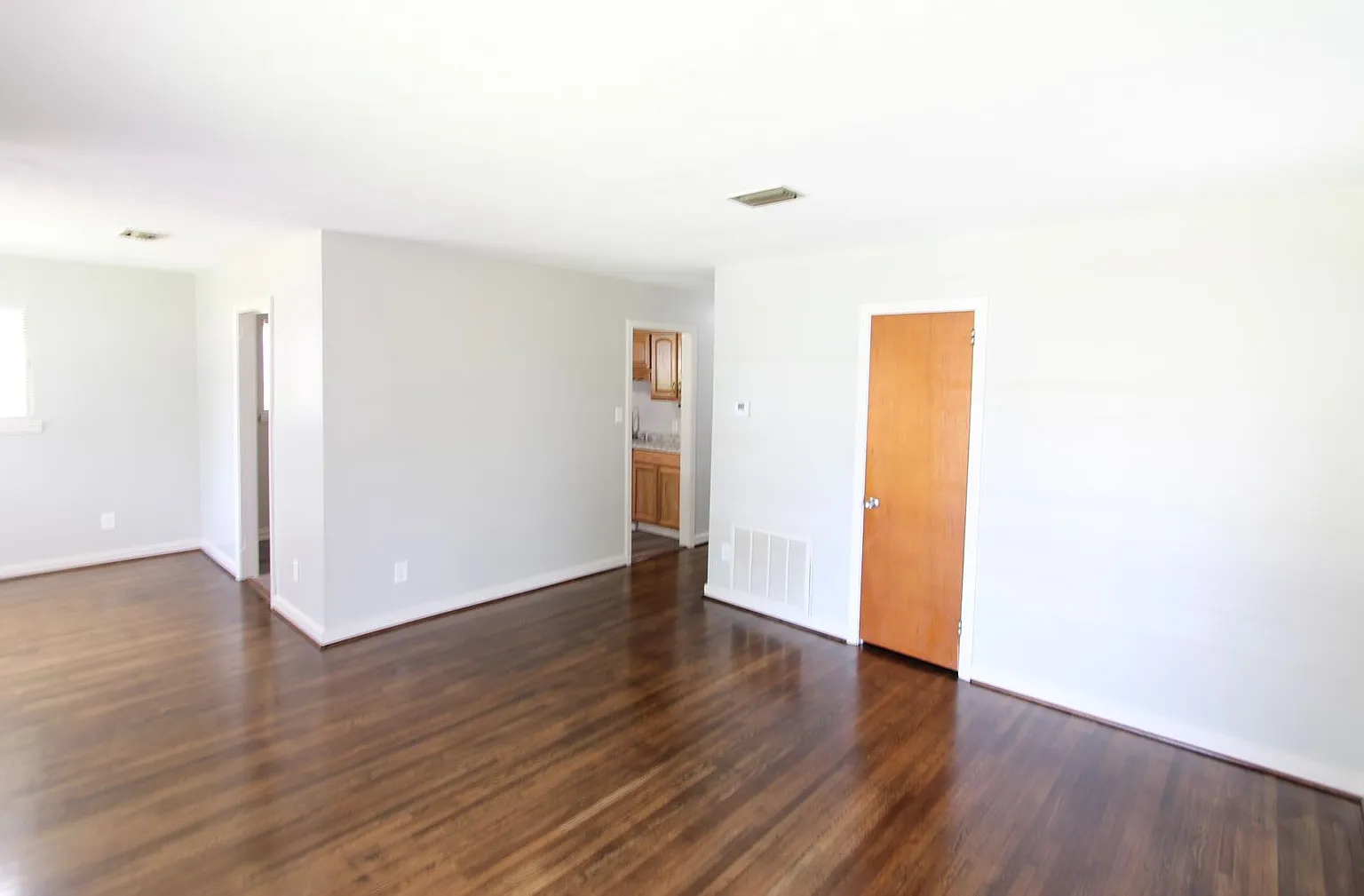 4BR 2BA New On The Market! Cute! Cute! Cute! Better Hurry To See This One!! — Photo 2