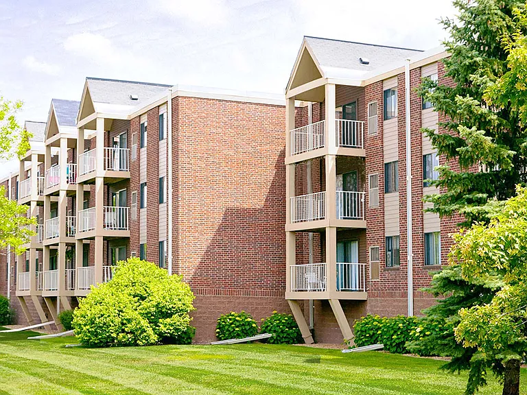 Westwind Apartments — Photo 38