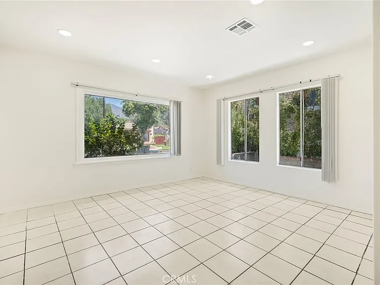 636 NW Pioneer Dr #1 — Photo 11