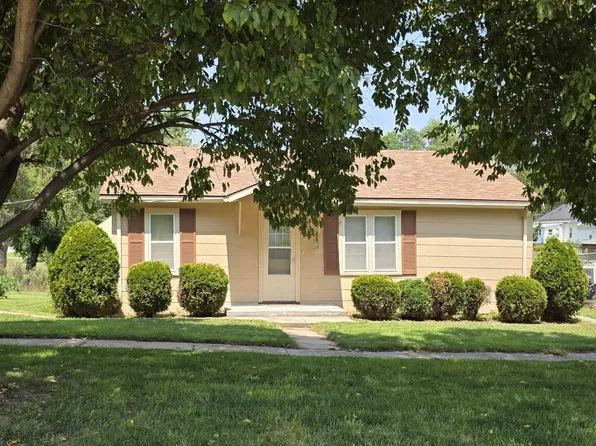 1212 10th St, Auburn, NE 68305