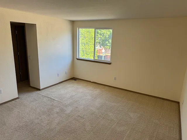 18325 SE 261st Ct — Photo 22