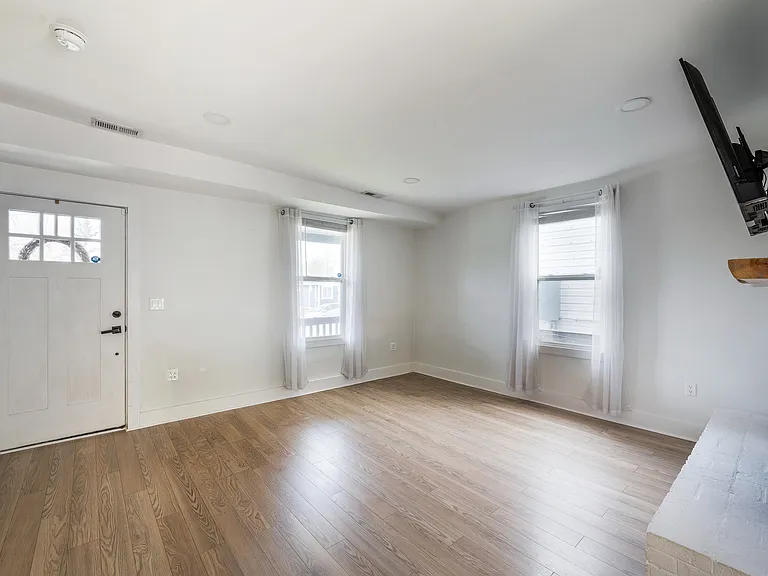 86 Polk St — Photo 7