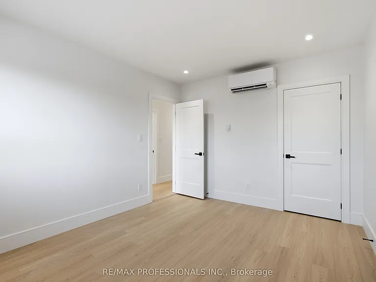 105 Cavell Ave — Photo 31
