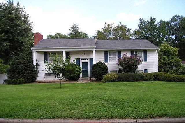 1st image of 914 Sharon Dr