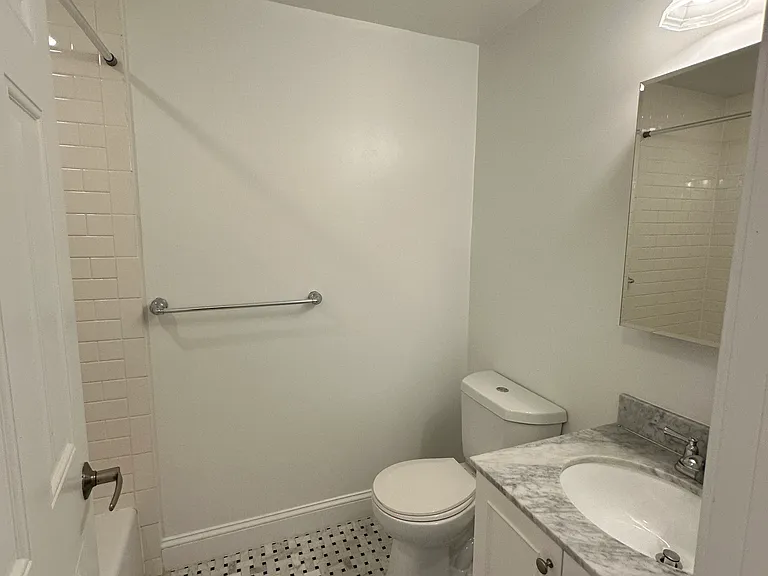55 Langdon St #6D — Photo 8