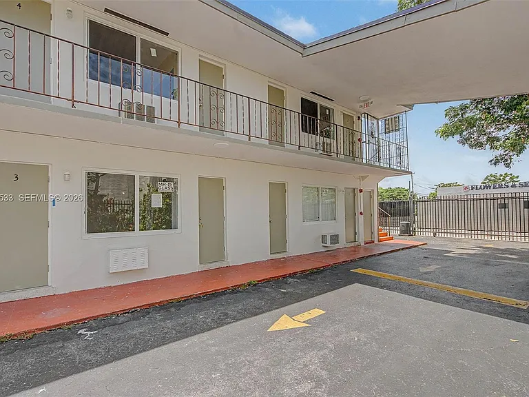 60 NW 79th St #10 — Photo 11