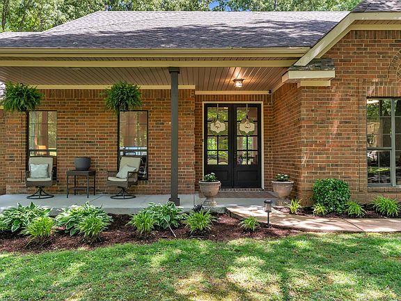 3rd image of 400 Great Oaks Rd