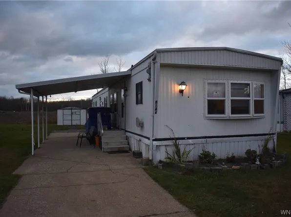 8144 Amy Jenn Dr, Angola, NY 14006