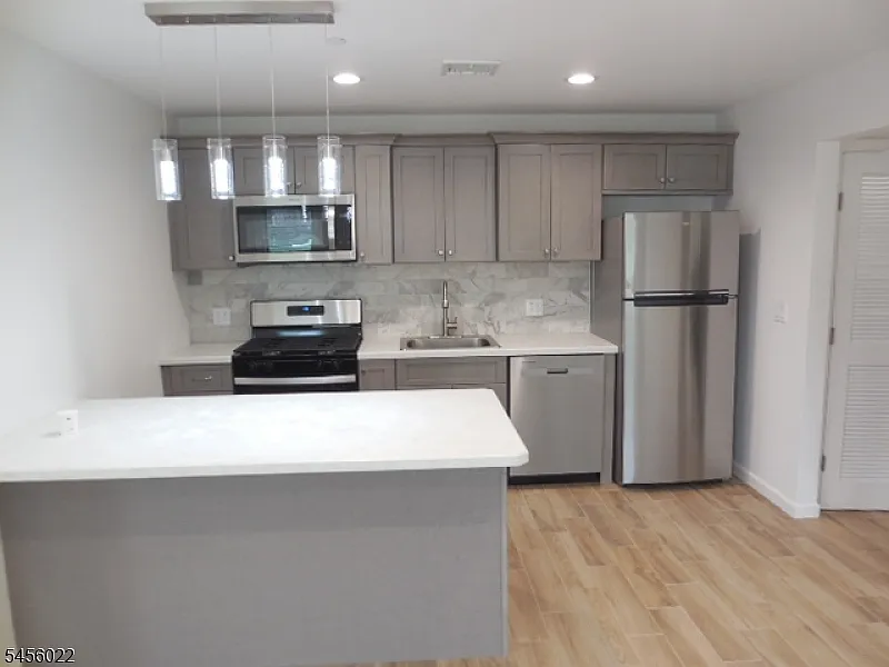 1 bed, 1.0 bath, $2,500 — Photo 4