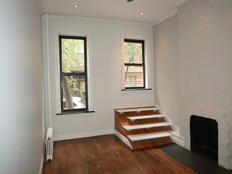 273 W 10th St #CF1 — Photo 6